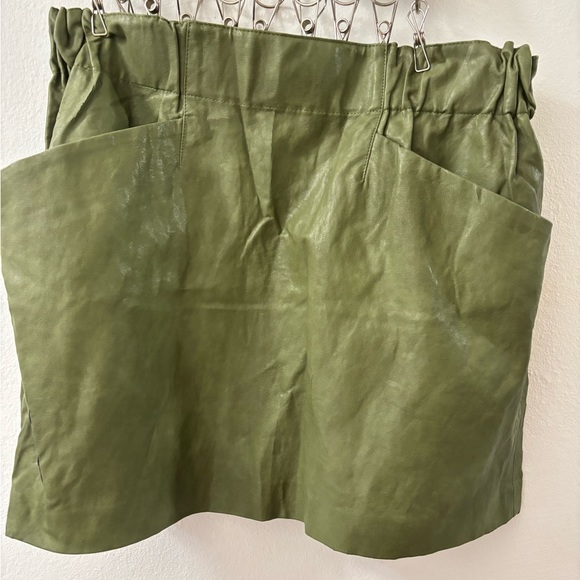 NWOT FAUX LEATHER MINI SKIRT - Picture 2 of 5